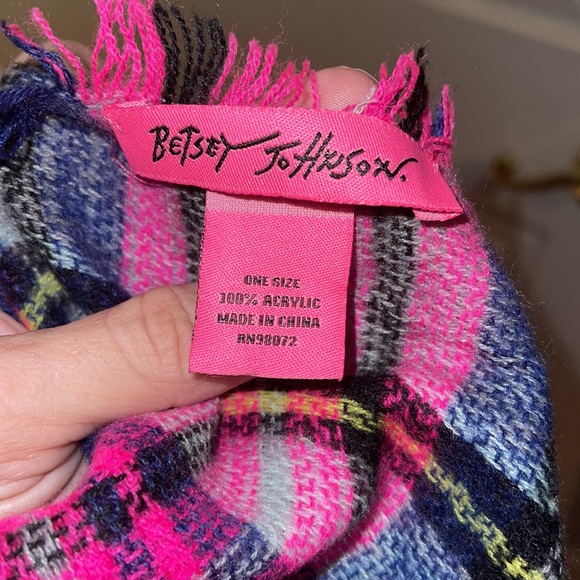 Betsy Johnson Scarf - Picture 3 of 3